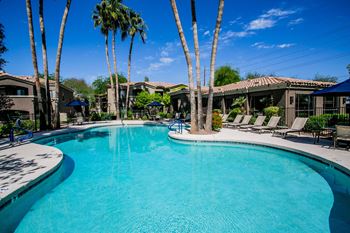 Ridgegate apartments resort-style swimming pool